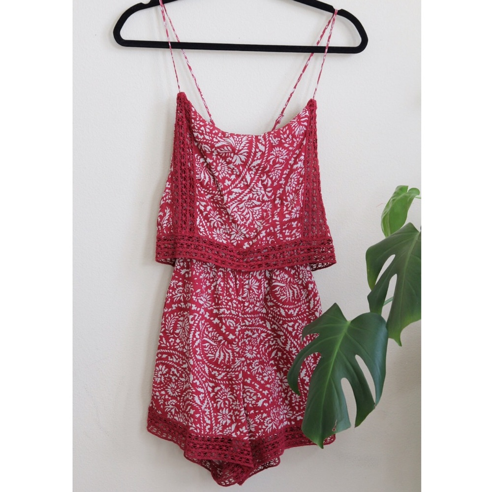 Dainty, red wine romper! Perfect for spring ;)